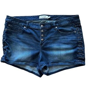 Torrid Demin Button Fly Side Lace Up Shorts Size 24
